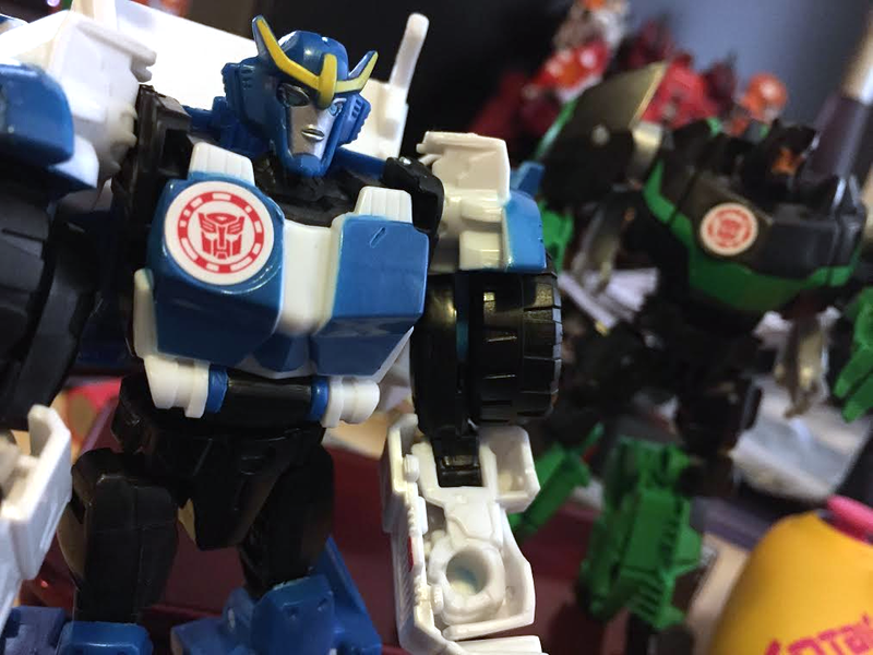 Illustration for article titled The New Transformers Is Off To A Shaky Start, And That's Just Prime